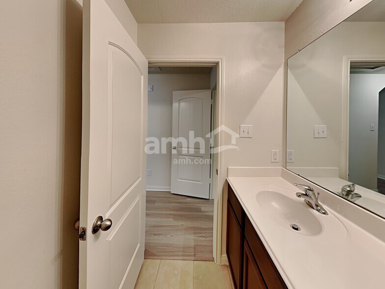 Building Photo - 22431 Bauer Canyon Dr