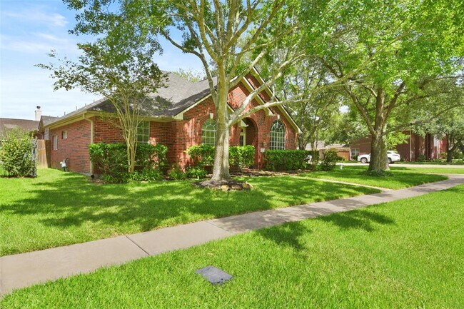 Building Photo - 4002 N Barnett Way