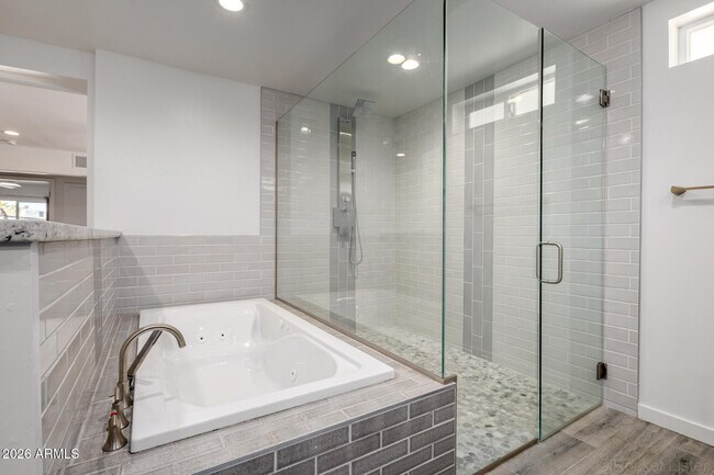 Building Photo - 9832 N 29th St