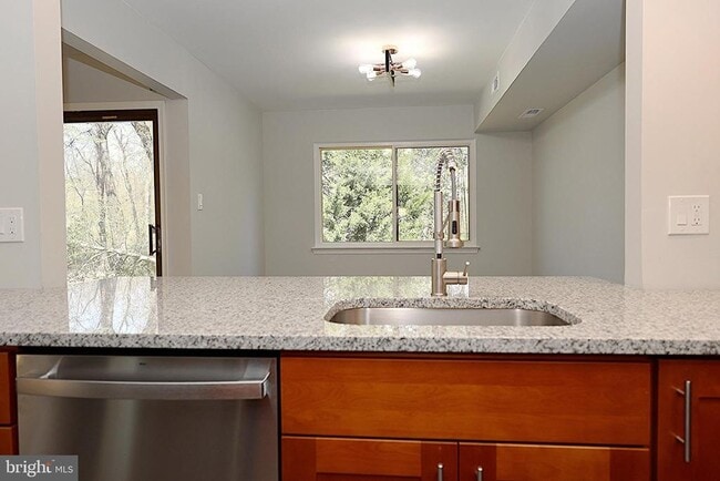 Building Photo - 49 5 Crown Royal Cir