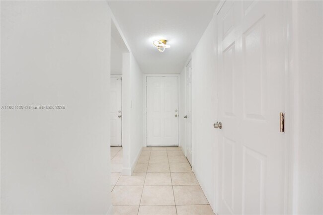 Building Photo - 8500 SW 109th Ave