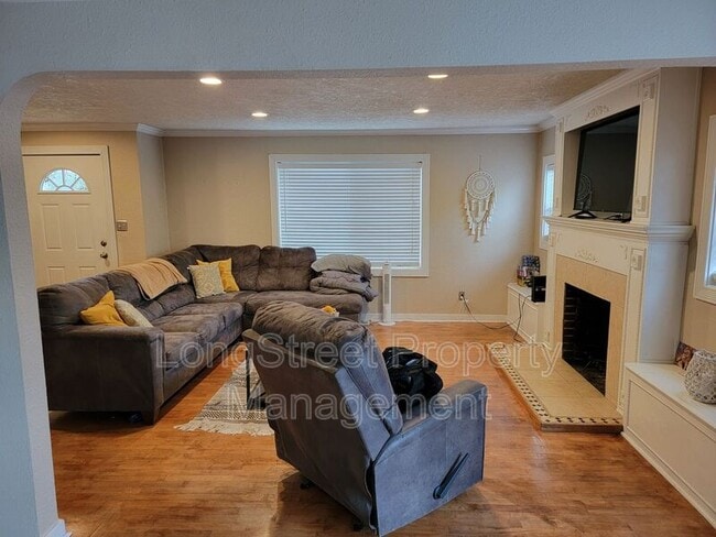 Building Photo - 943 NW 11th St