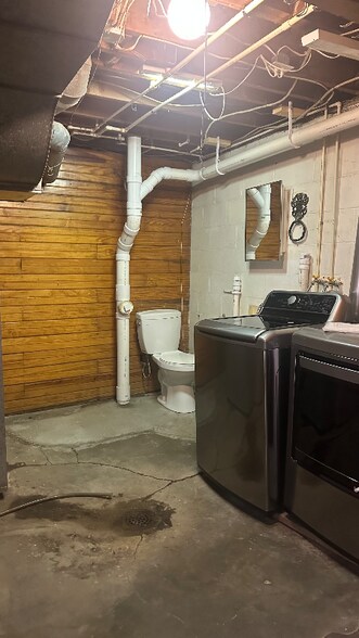 Building Photo - 603 Oakmont Dr