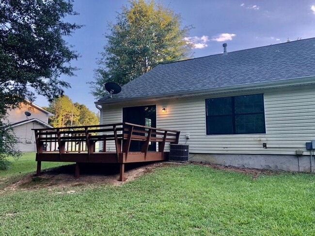 Building Photo - NOW READY!!! Cozy ranch 2 bedroom 1.5 bathroom duplex in Snellville!