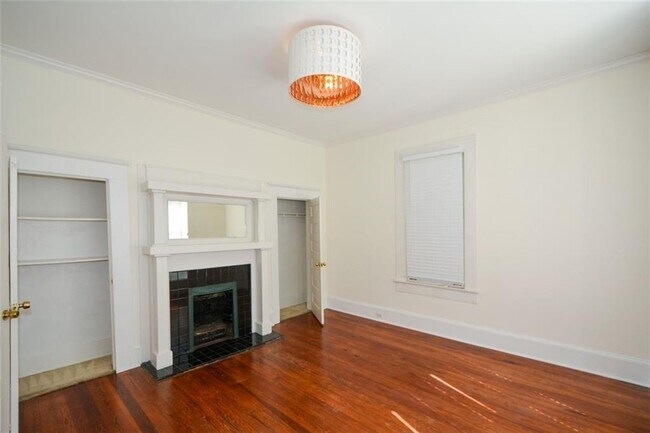 Building Photo - 404 Ormond St SE