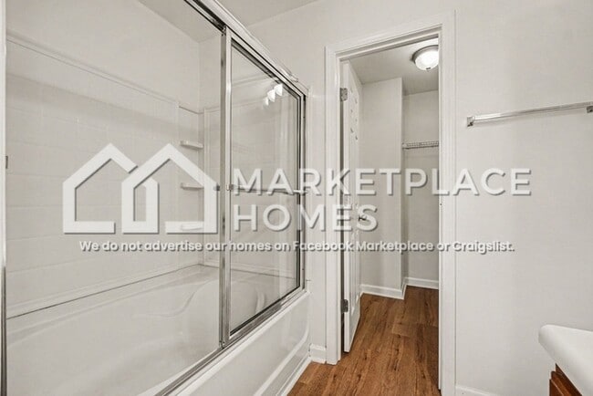 Building Photo - 5786 Westchase St