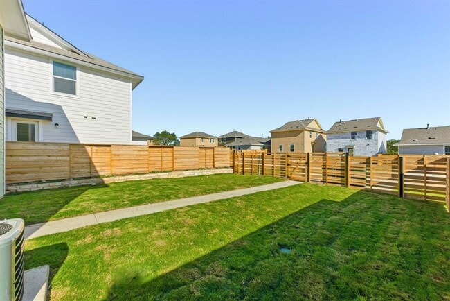 Building Photo - 385 Keefer