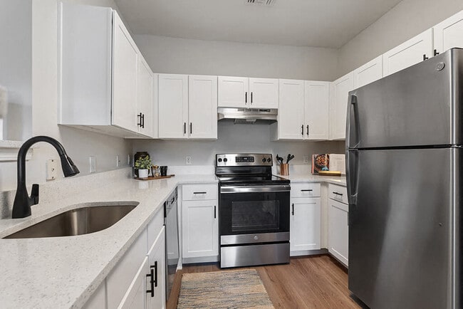 Building Photo - River Pointe at Den Rock Apartments