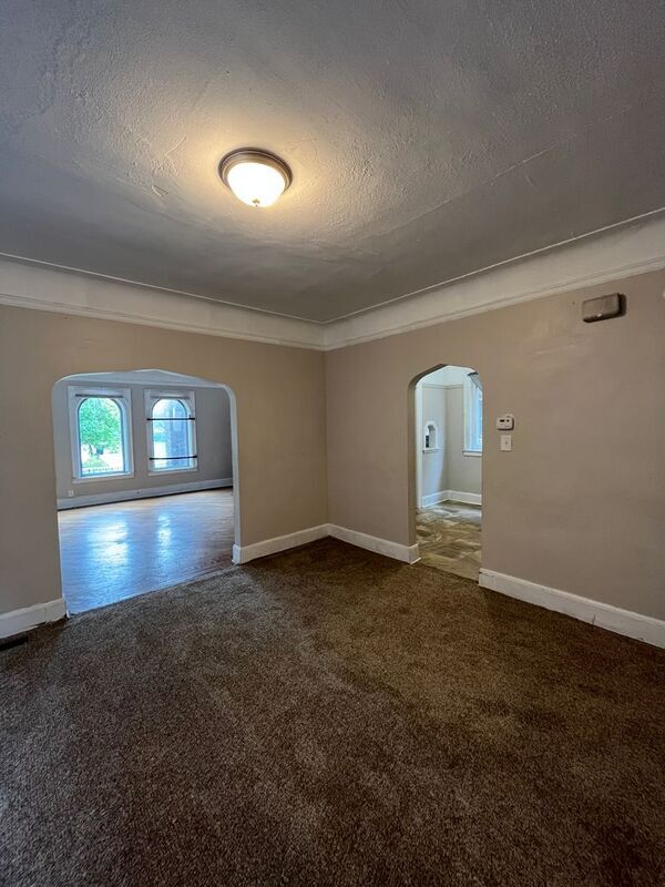 Building Photo - 3224 Calvert Ave