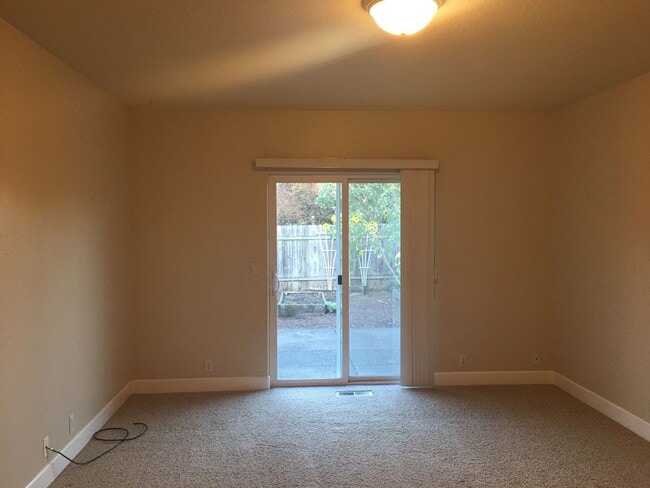 Building Photo - 2057 Berwin Ln