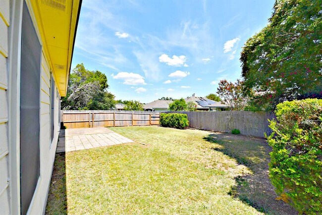 Building Photo - 2100 Killians Way