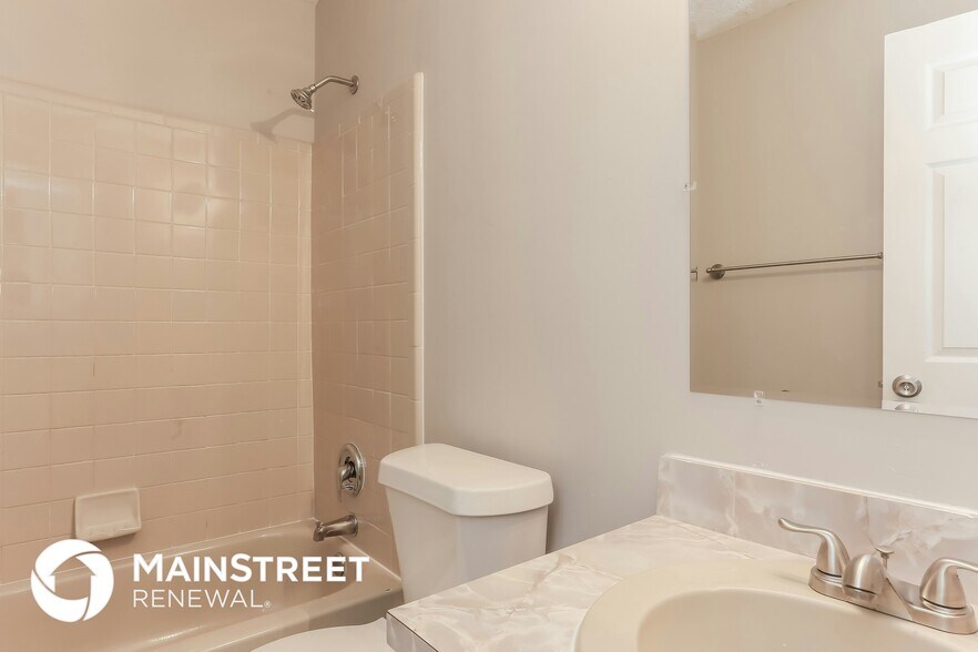 Building Photo - 5132 Clearwater Dr SW