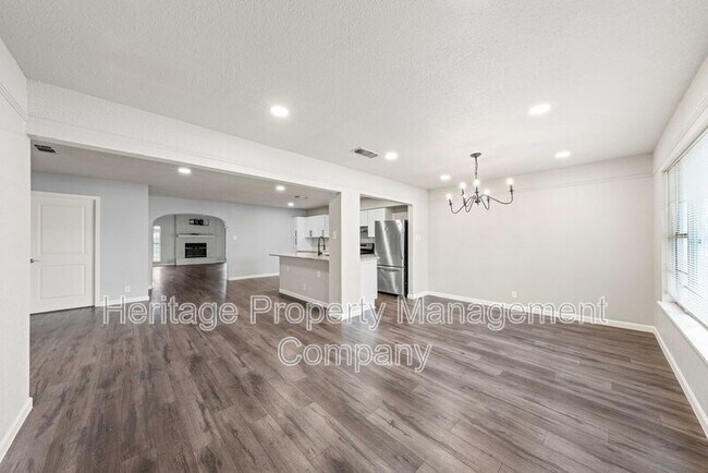 Building Photo - 4402 Seabreeze Dr