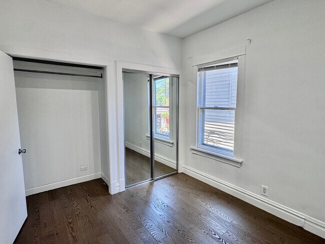 Building Photo - 2047 N Lavergne Ave
