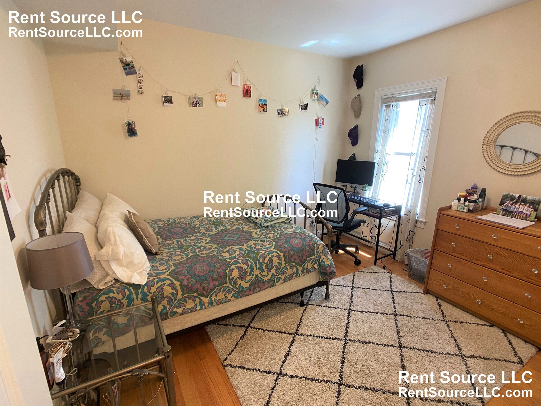 Building Photo - 537 Main St