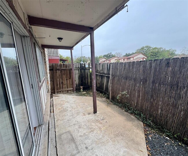 Building Photo - 8905 Parkfield Dr