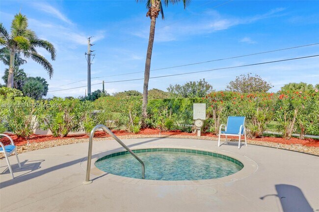 Building Photo - 5051 N Hwy A1A