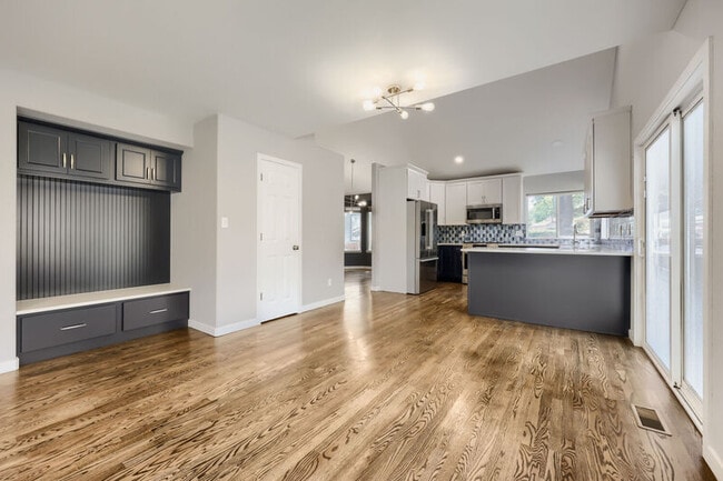 Building Photo - 885 Marlstone Pl