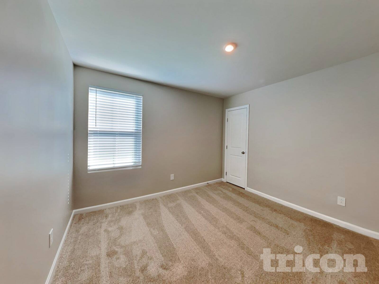 Building Photo - 886 Purcell Dr