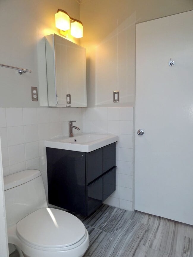 Building Photo - High-End San Jose 4 Bedroom Eichler!