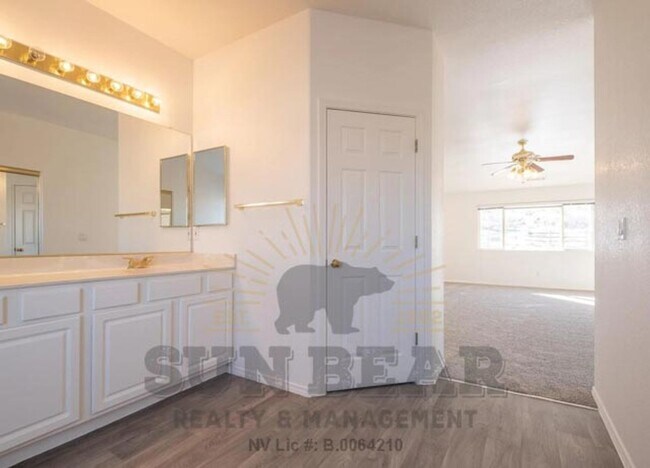 Building Photo - Beautiful Home in S. Reno!  (Rolling Hills) - Dog Friendly!!!