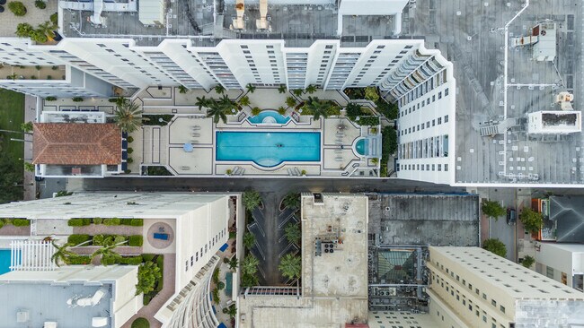 Building Photo - 255 Evernia St