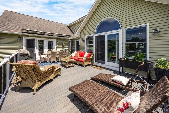 Building Photo - 5479 Lake Rd