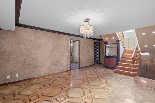 Building Photo - 5282 Lindley Ave