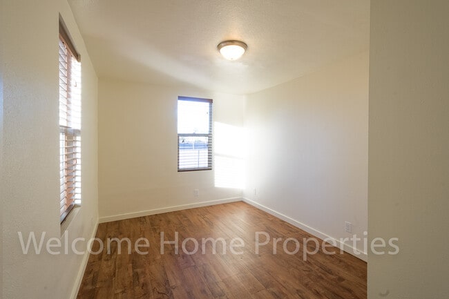 Building Photo - 808 W Alder St