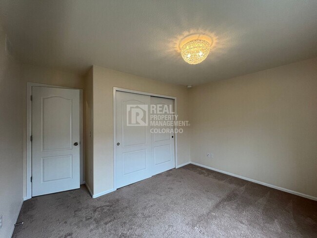 Building Photo - 787 Sundance Ln