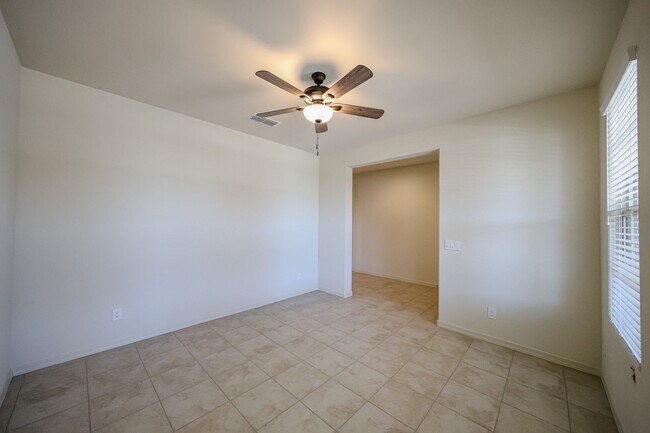 Building Photo - 4 Bedroom + Den in Foothills at Northpointe