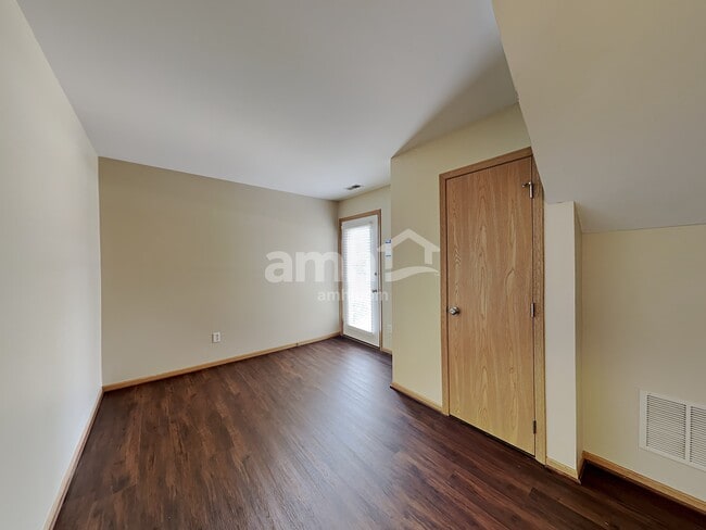 Building Photo - 1817 Grandview Pl