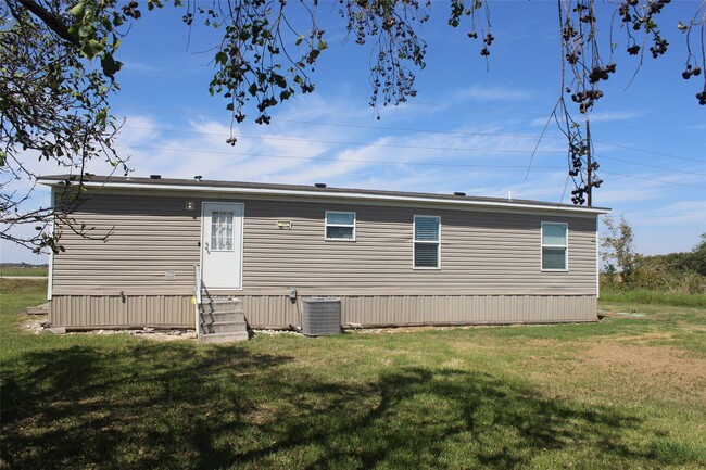Building Photo - 12827 Pink Taylor Run Rd