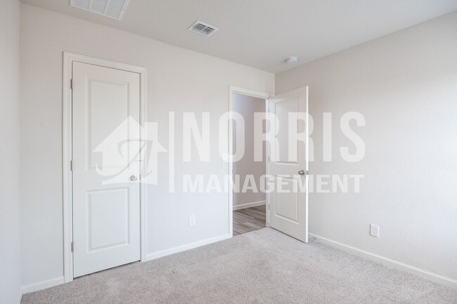 Building Photo - Beautiful New Home in Arizona City