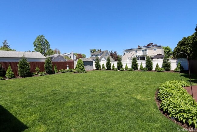 Building Photo - 223 Chestnut Ave