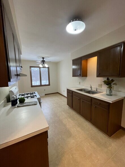 Building Photo - 2107 Judson Ct