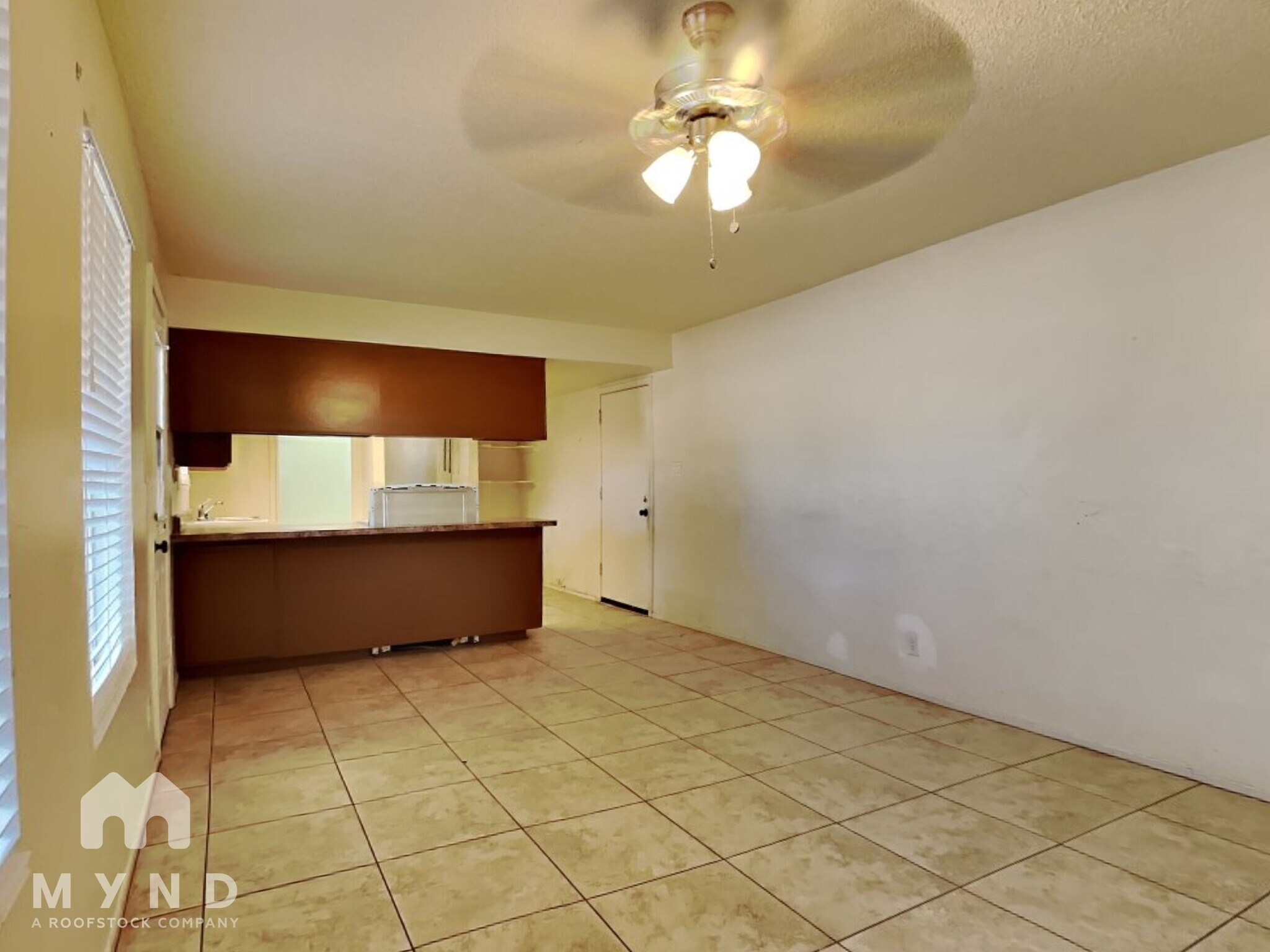 Building Photo - 644 S Hill