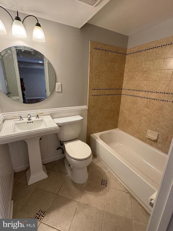 Building Photo - 9604 49th Ave