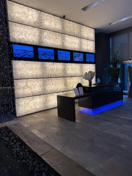 Building Photo - 500 Brickell Ave