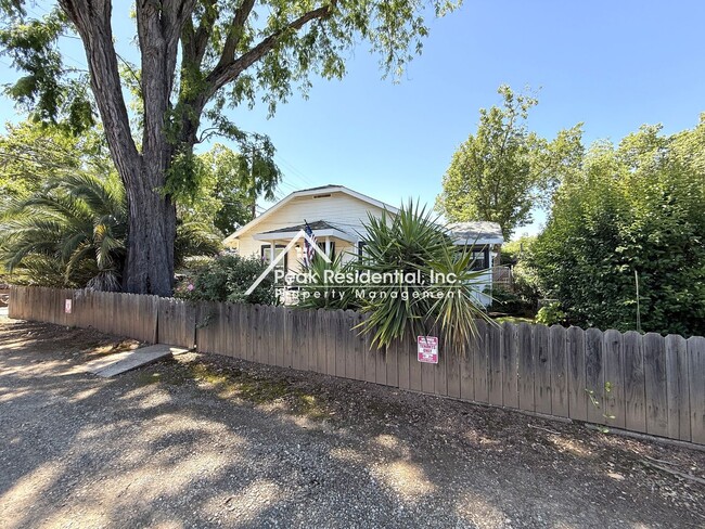 Building Photo - Charming 2bd/1ba Home in Historic Folsom!