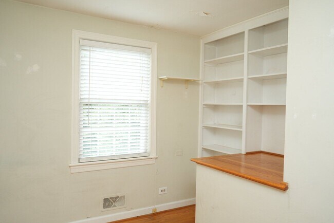 Building Photo - 101 Bollingwood Rd