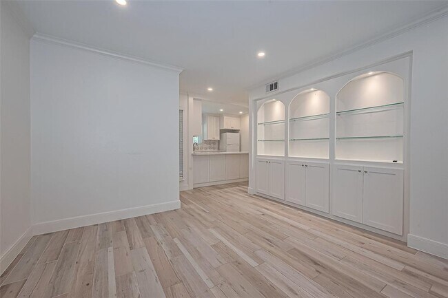 Building Photo - 887 Wax Myrtle Ln