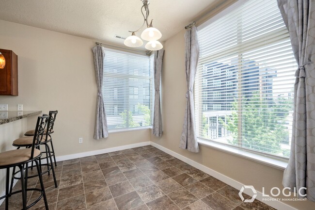 Building Photo - Grand Unit in Salt Lake City!