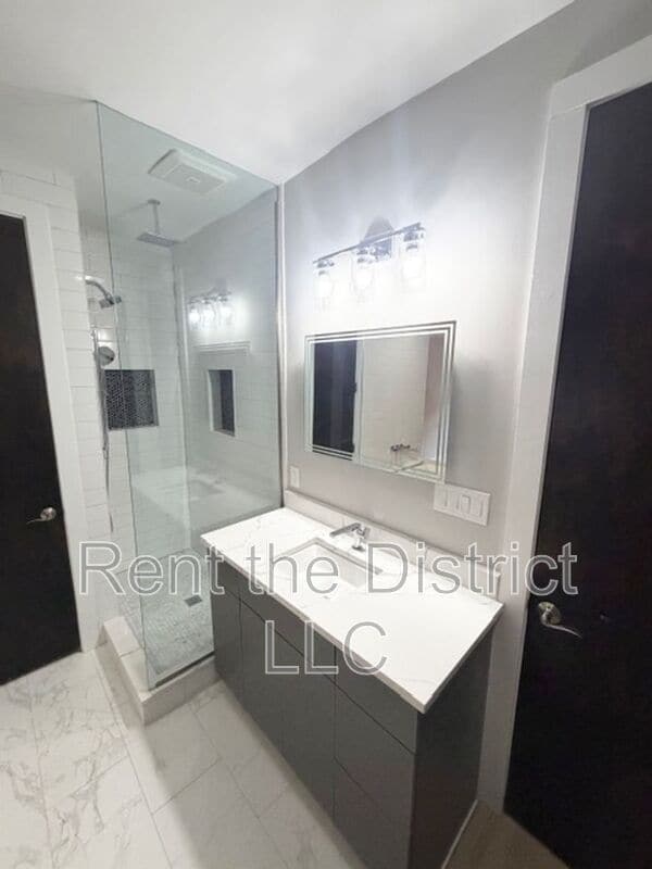 Building Photo - 1716 V St NW