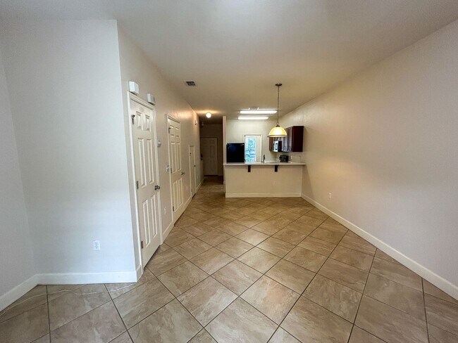 Building Photo - 2951 SW 35th Pl