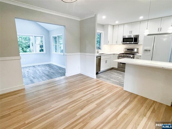 Building Photo - 319 Mastin Pl
