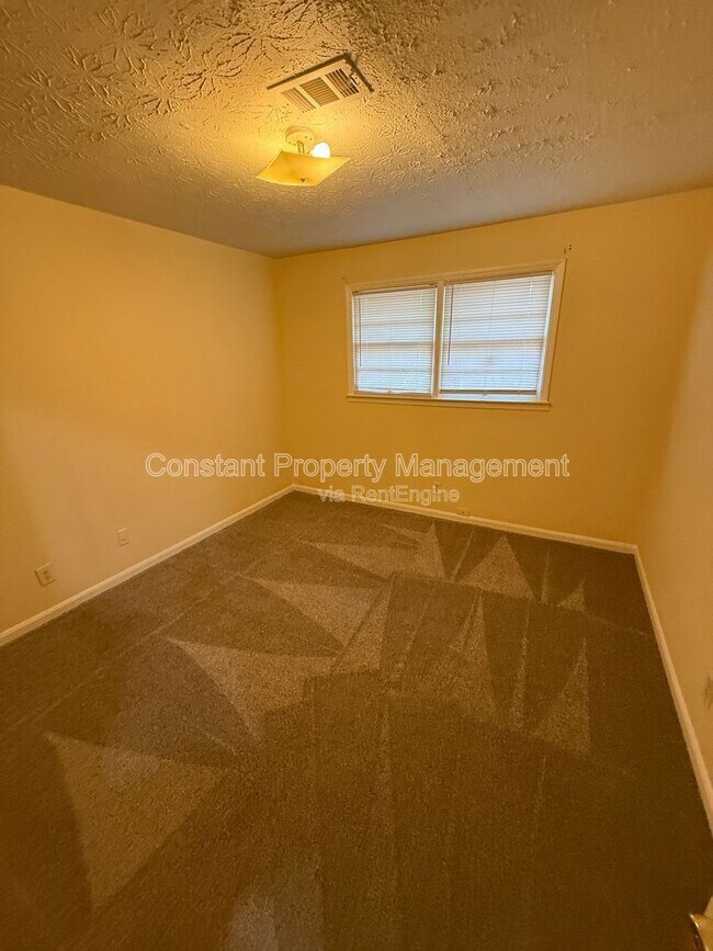 Building Photo - 4357 Azalea Dr