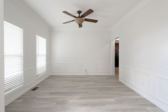 Building Photo - 100 Strathmore Ct