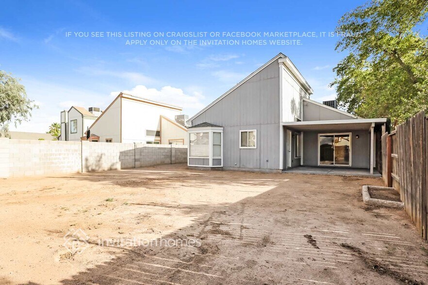 Building Photo - 822 E Gila Ln
