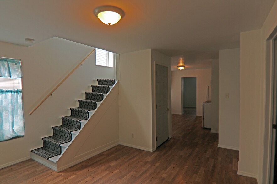 View of stairway to 2nd floor & 1st fl hall. - 348 Chittenden Ave